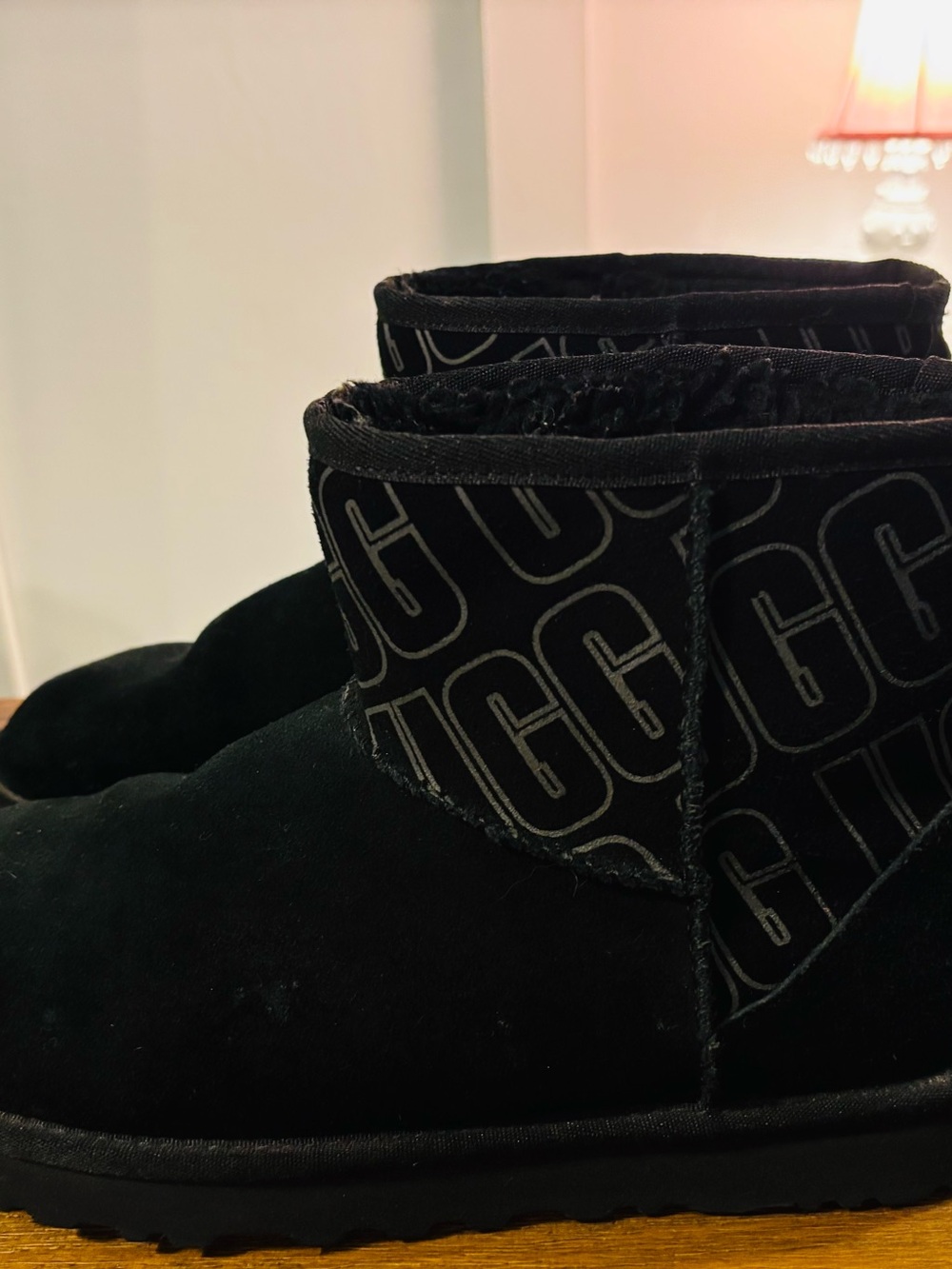 UGG Classic Mini 11 UGG Graphic Boot